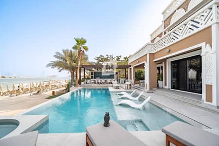 5 Bedroom Villa for Sale in Palm Jumeirah, Dubai - One of a Kind | Exquisite Upgrades | Beachfront