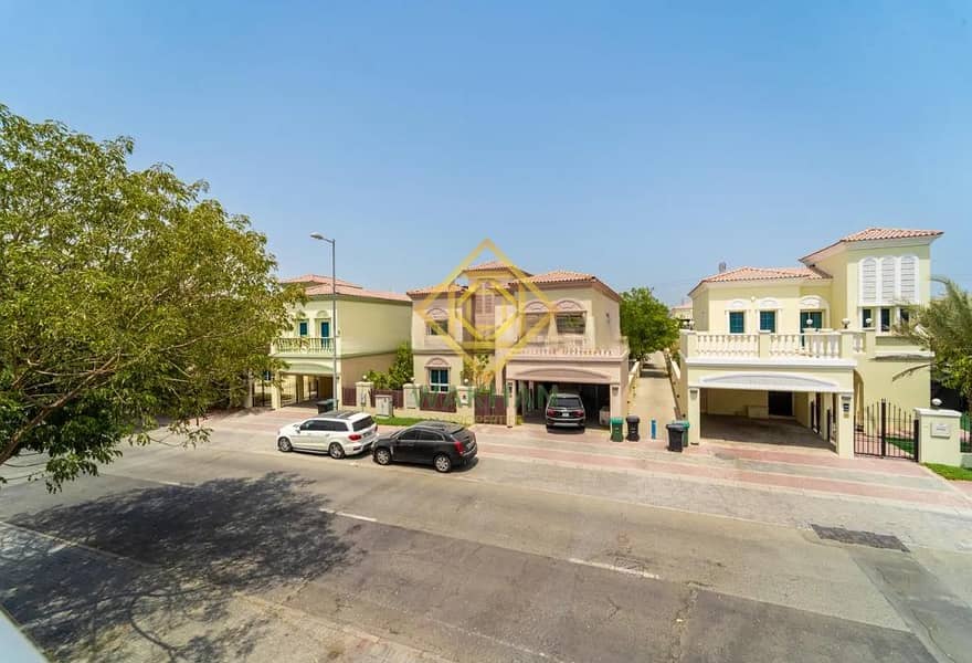 Spacious 3BR Villa | Private Garden | Vacant