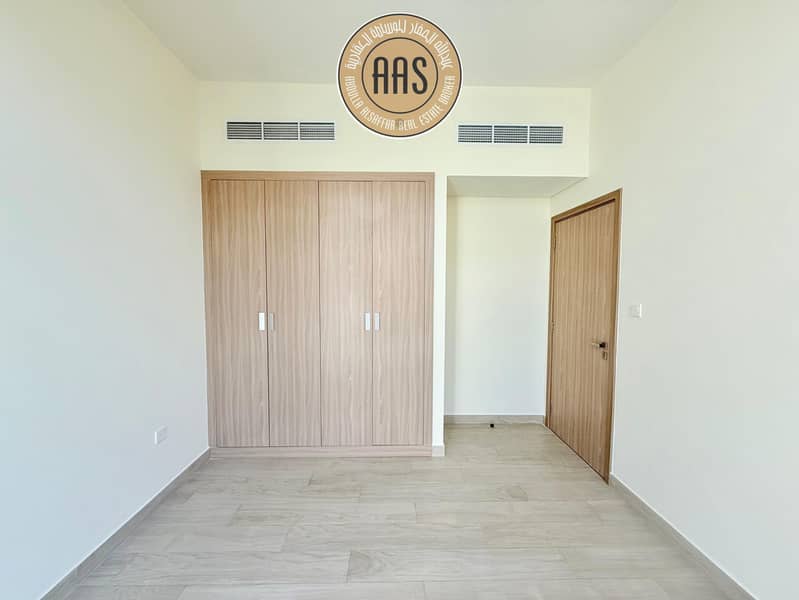 10 da99e514-65cd-4bed-b63b-f1ae14961809. jpg
