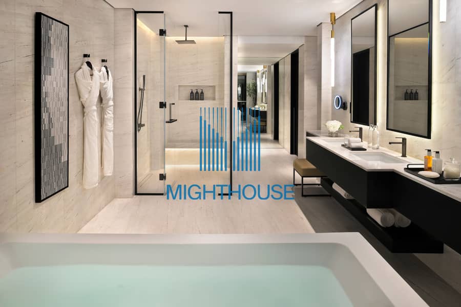 12 Presidential Suite - Bathroom with Jacuzzi and Shower. JPG
