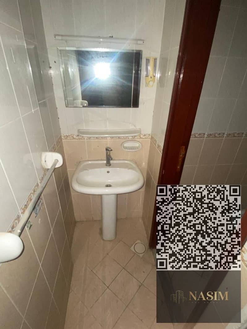 4 edac9770-b705-4279-a177-8346e7a8cfb9. jpg
