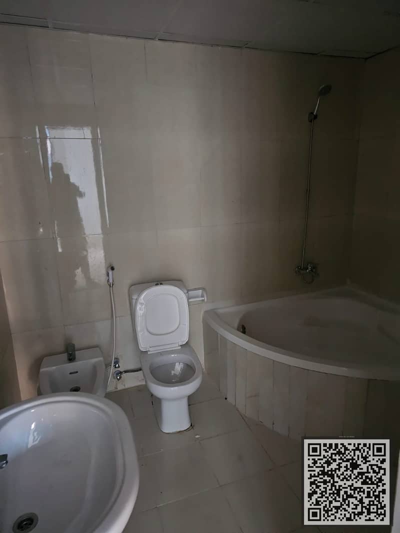 13 663ba8db-2dc0-4319-b42b-94809281f7ee. jpg