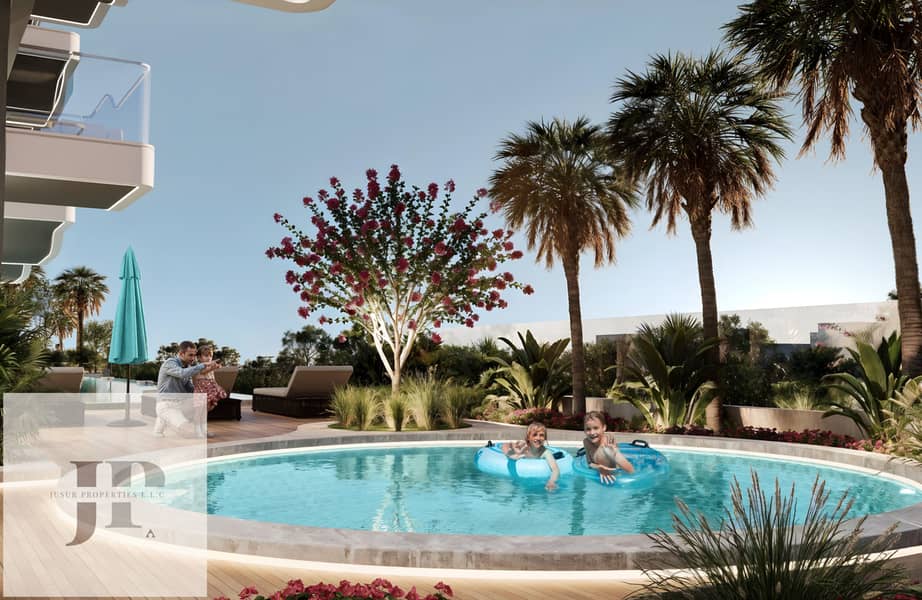 19 Kids pool. png