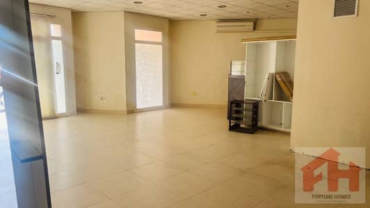 محل تجاري  للايجار في المدينة العالمية، دبي - bd9827a0-c87a-4db2-b25a-16833a406db5. jpeg