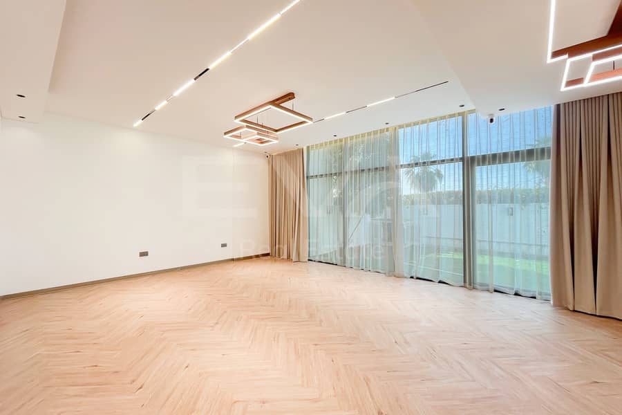 Fully Upgraded | Vacant | Community View