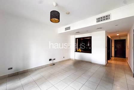 1 Bedroom Flat for Rent in Downtown Dubai, Dubai - Old Town Charm | Modern Comfort | Study Space