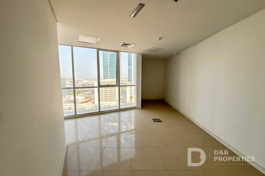Prime Location | Vacant | Close To Metro