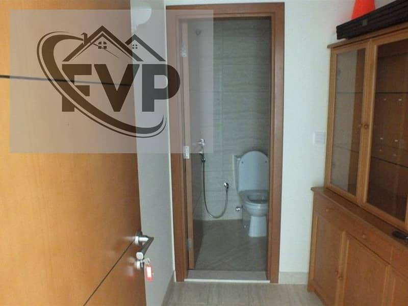 11 Bathroom-3. jpg