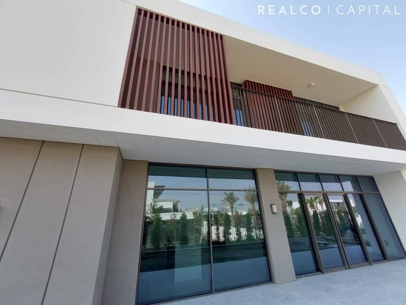 5 Bed -Opposite Pool/Park-Landscaped