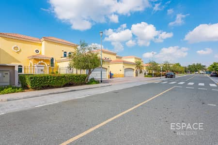 3 Bedroom Villa for Rent in Jumeirah Park, Dubai - Quiet Location | Well Maintained