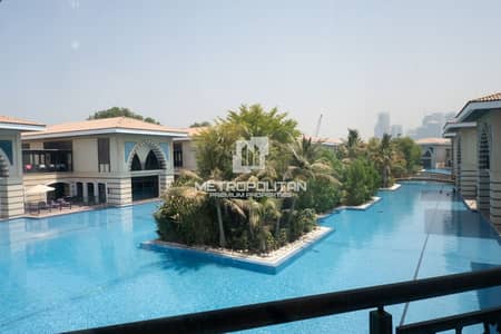 5 Bedroom Villa for Sale in Palm Jumeirah, Dubai - Royal Living | Pool View | Furnished