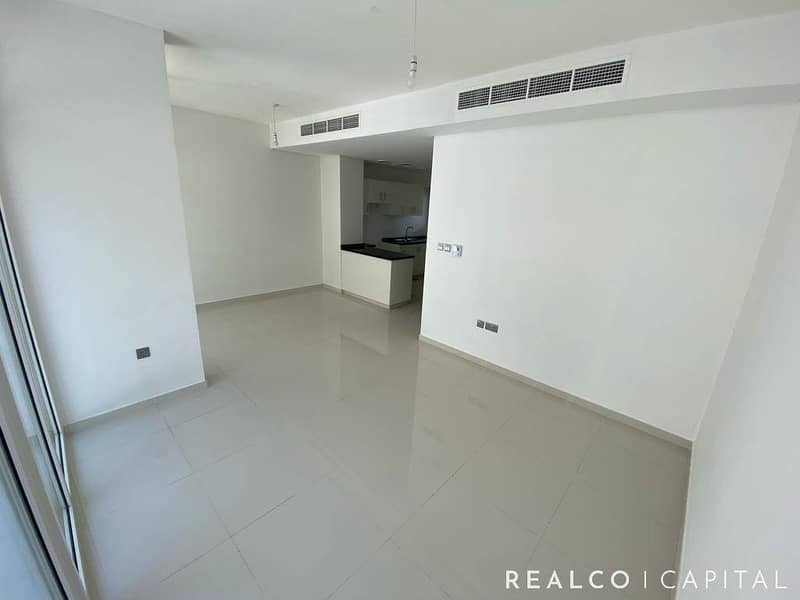 RRM MIDDLE UNIT FOR RENT BACK TO BACK VACANT