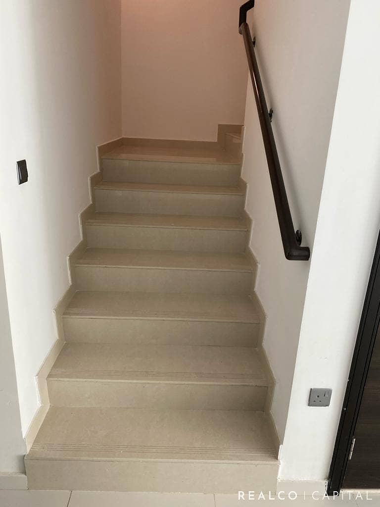 RRM MIDDLE UNIT FOR RENT BACK TO BACK VACANT - Image 6