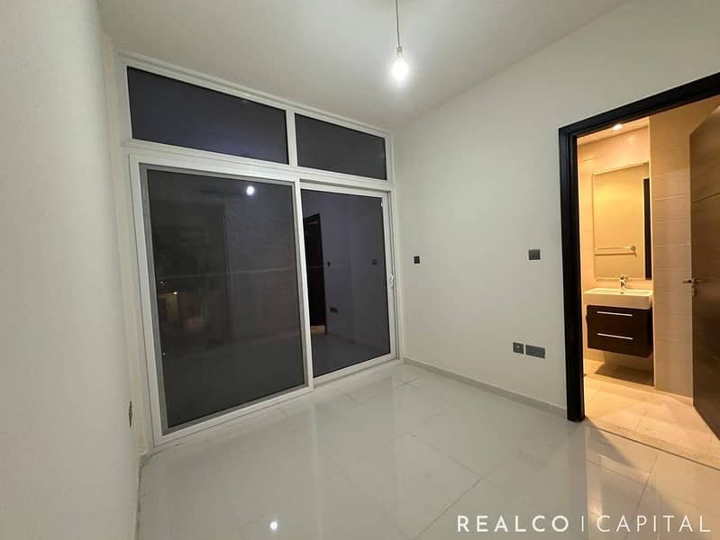 RRM MIDDLE UNIT FOR RENT BACK TO BACK VACANT - Image 8