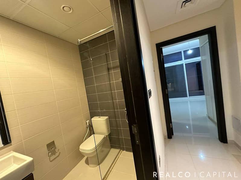 RRM MIDDLE UNIT FOR RENT BACK TO BACK VACANT - Image 13