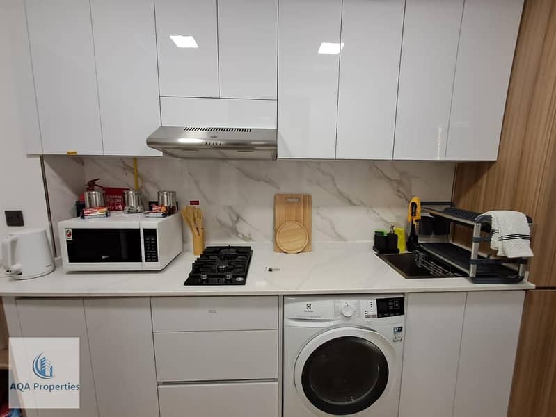 5 ELYSEE KITCHEN. jpg