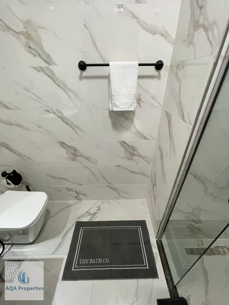 8 ELYSEE SHOWER. jpg