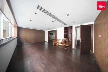 Office for Rent in Sheikh Zayed Road, Dubai - Premium Office Space | Five-Star Fairmont Tower