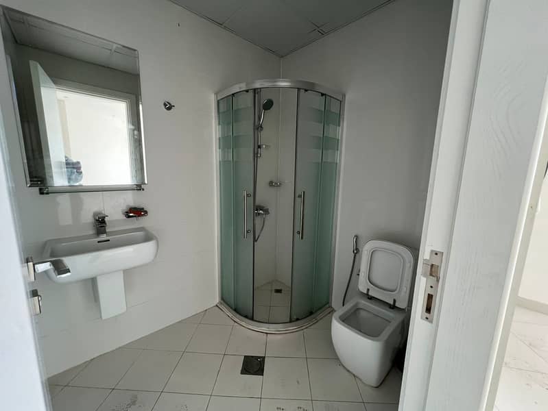 32 de5f29cd-fbc1-41a1-af6b-d9cf292c7ddf. jpg