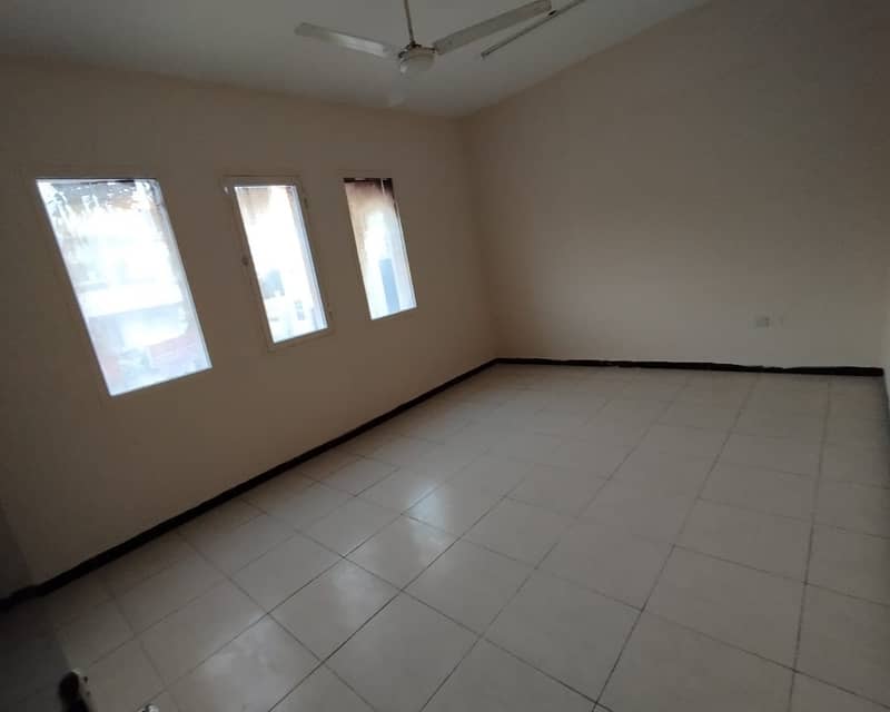 4 1ef21786-945c-4cae-99b4-38852f69d879. jpg