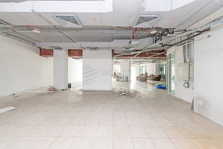 Retail Space in Cluster O with Lake view Retail Space in Cluster O with Lake view