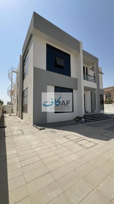 5 Bedroom Villa for Sale in Hoshi, Sharjah - صورة واتساب بتاريخ 1447-04-05 في 13.45. 52_6be28bcf. jpg