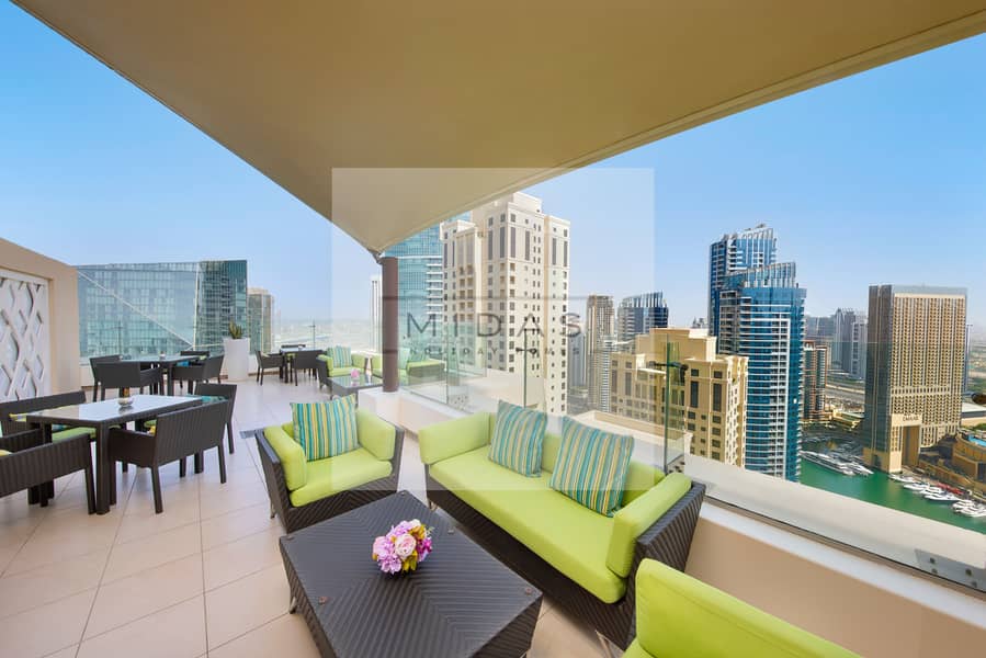 34 HILTON DUBAI THE WALK EXECUTIVE LOUNGE. jpg