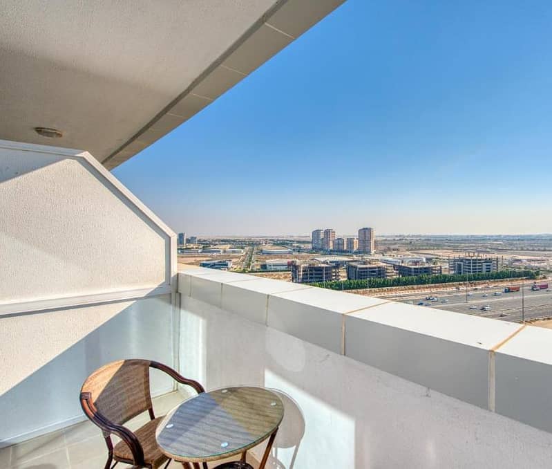 17 11 balconyy. jpg