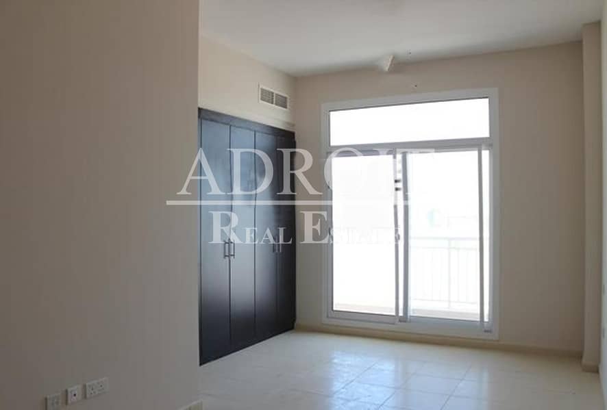 Hot Offer  w/ Balcony | 1BR Apt in Queue Point @ 33K for 4 cheques !