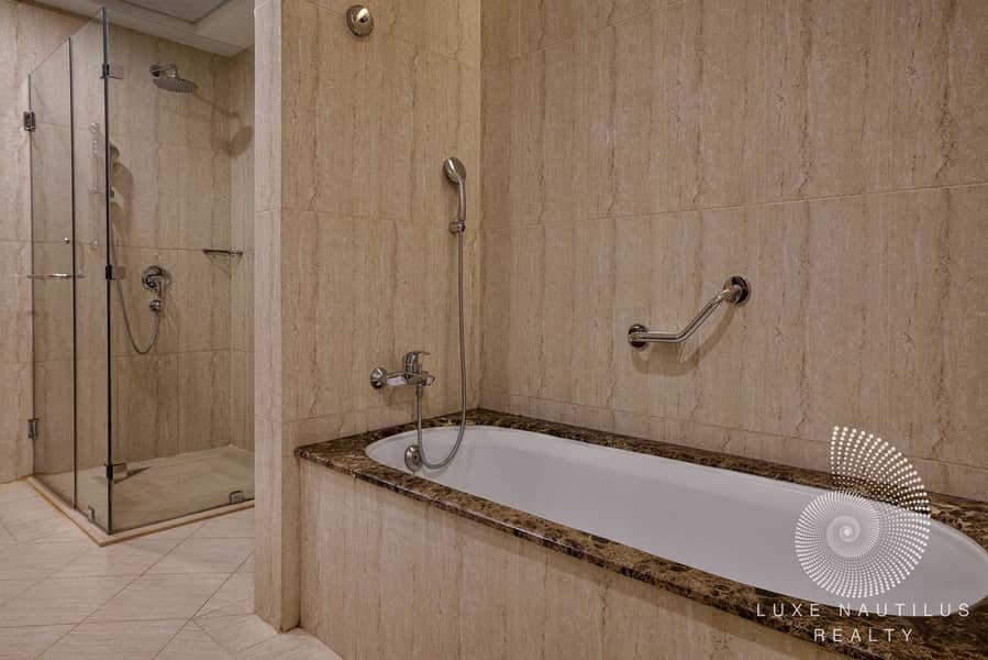 7 Premier Two Bedroom Sea View Apartment Bathroom. jpg