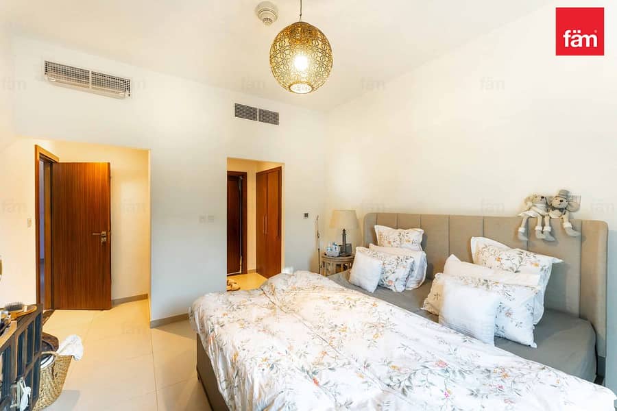 EXCLUSIVE I Furnished 3 BED I End Unit I VOT - Image 6