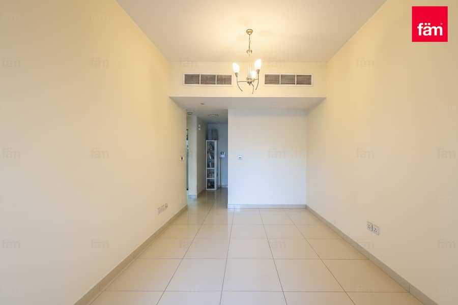 High Floor | Chiller Free | Metro Access | Storage