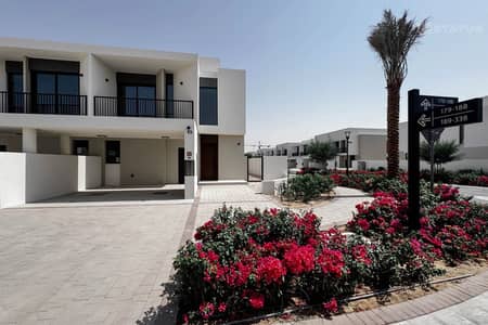 4 Bedroom Townhouse for Rent in Town Square, Dubai - Modern | Large Layout | Price Negotiable