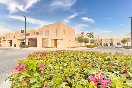 4 Bedroom Townhouse for Sale in The Valley by Emaar, Dubai - Corner Villa | Brand New | Close to Pool