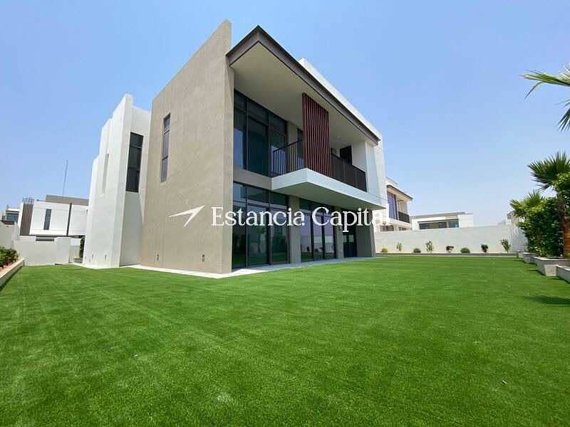 LARGE PLOT | MODERN DESIGN | BRAND NEW