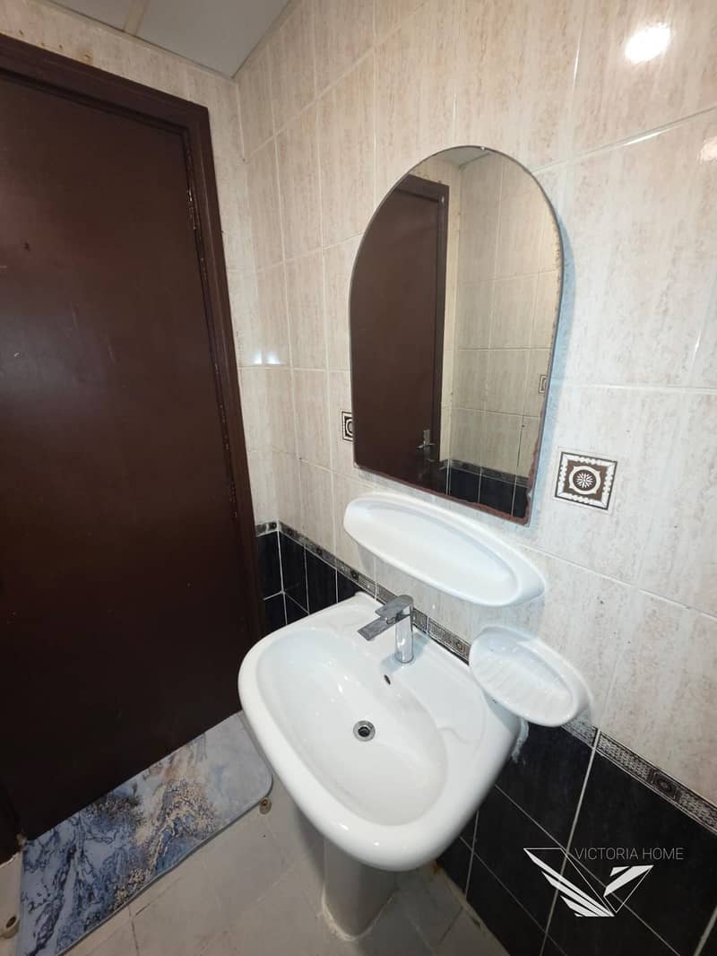 4 16172. jpg