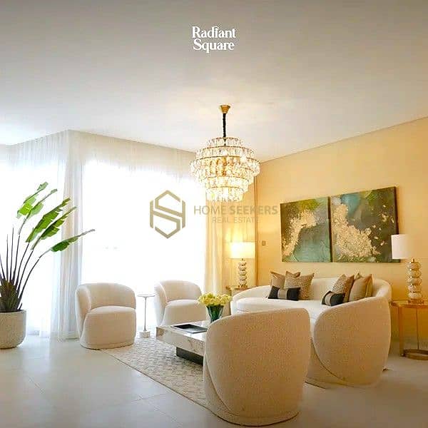 8 radaint-square-showroom3. jpg