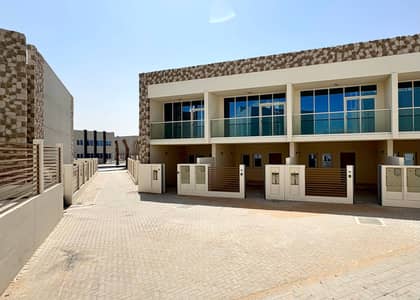2 Bedroom Townhouse for Rent in Dubailand, Dubai - 2 Bedroom | VACANT | Corner Unit | Brand New