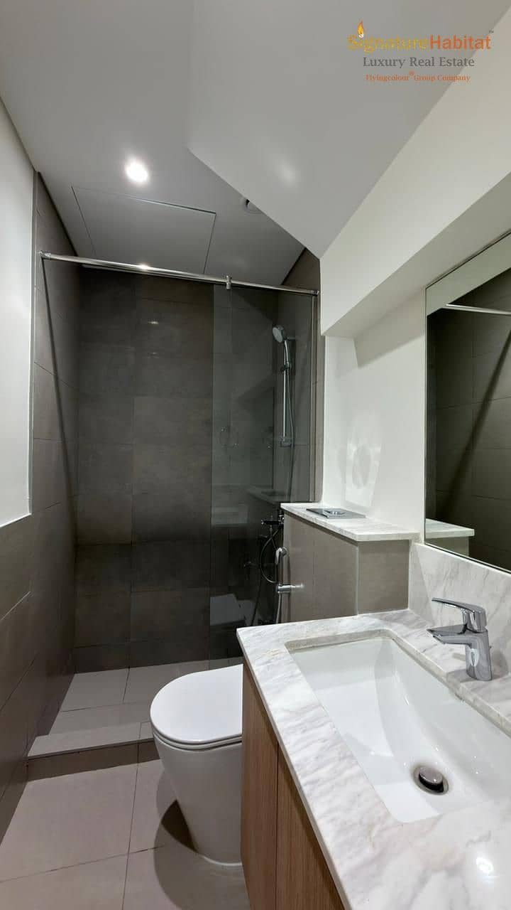 36 Images _225 (35). jpg
