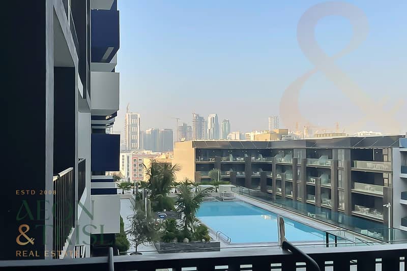 Modern large Stud | Prime Location | pool view