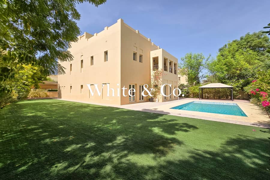 Hattan | Private Pool | Available Now