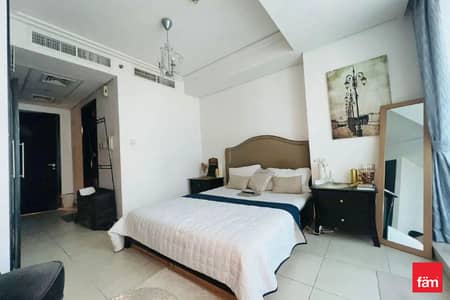 Studio for Rent in Jumeirah Lake Towers (JLT), Dubai - Balcony | Furnished | Partial lake | Vacant