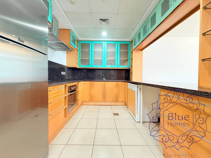 Semi furnished/Family only/Chiller free - Image 6