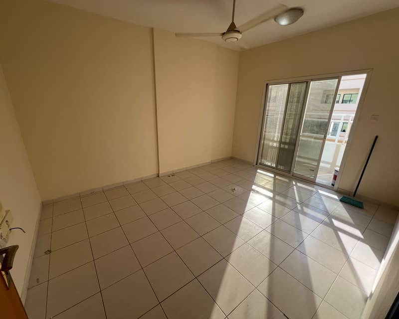 8 b9dbb7a1-fa64-4d9f-abdf-e4f0fe7de4db. jpg