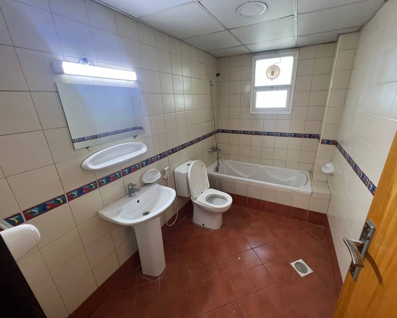 12 dd7ee241-2e2b-4488-aad8-3370c3d5cd8d. jpg