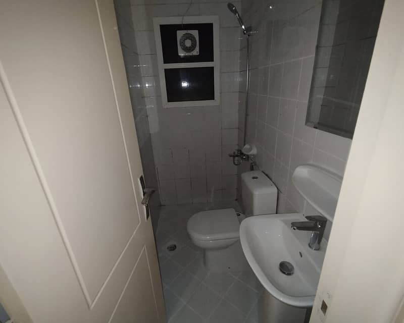 9 5a40fc62-c6da-453c-bf4e-538a182d0647. jpg