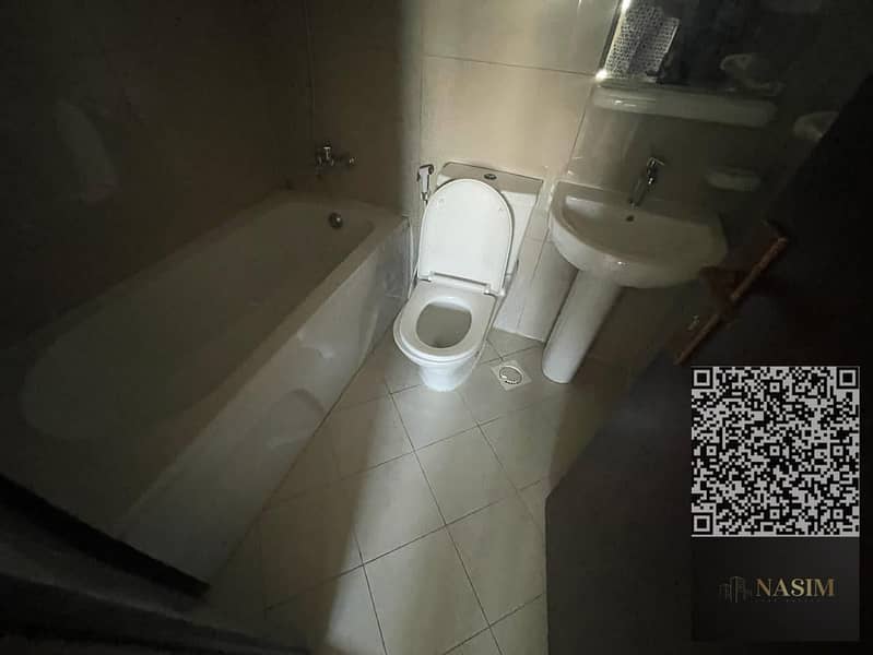 10 0adb25ab-e493-49c2-ba1f-fd4bfa366c3c. jpg