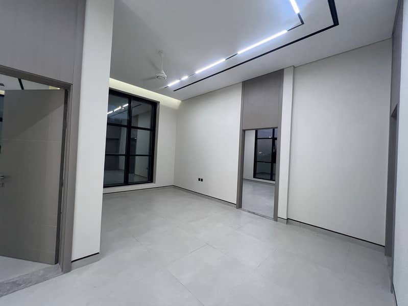 21 ef455eed-222a-46a0-92d7-a5ec66646d10. jpg