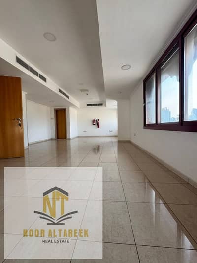 مکتب  للايجار في المريجة، الشارقة - IMG-20251002-WA0734. jpg