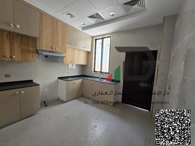 7 WhatsApp Image 2025-10-04 at 09.21. 02 (1). JPG